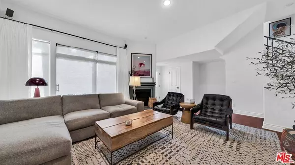 14101 Dickens ST #3, Sherman Oaks, CA 91423