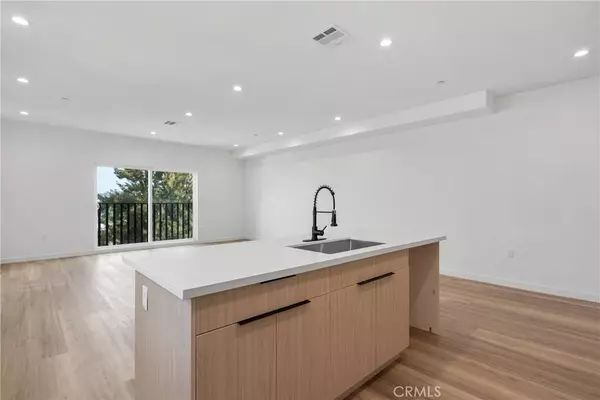 2813 E 6th ST, Los Angeles, CA 90023