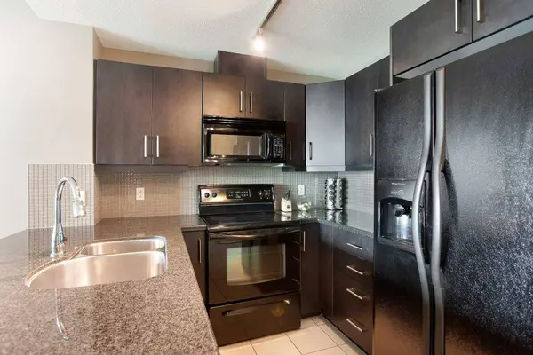 210 15 AVE SE #908, Calgary, AB T2G 0B5