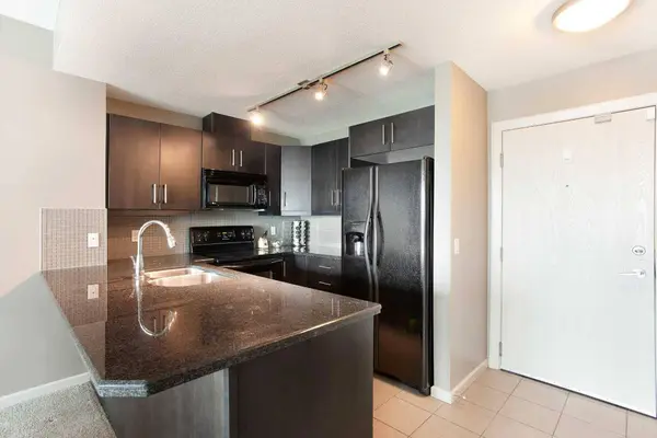 210 15 AVE SE #908, Calgary, AB T2G 0B5