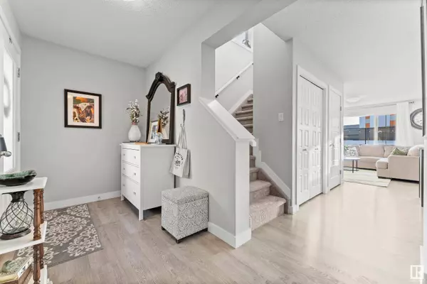 20939 95 AV NW, Edmonton, AB T5T 7J6