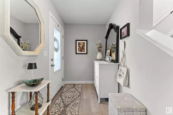 20939 95 AV NW, Edmonton, AB T5T 7J6