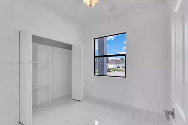 2201 NE 21st AVE, Cape Coral, FL 33909