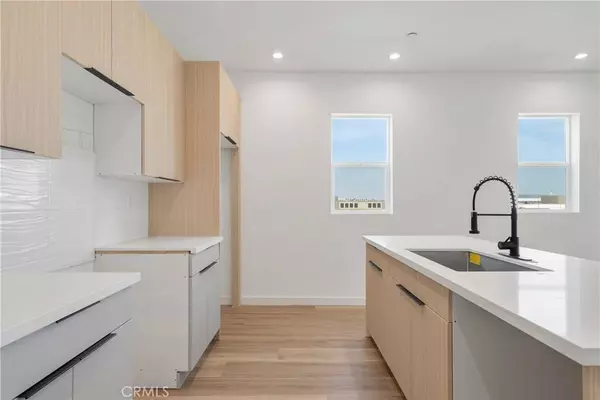 2813 E 6th ST, Los Angeles, CA 90023