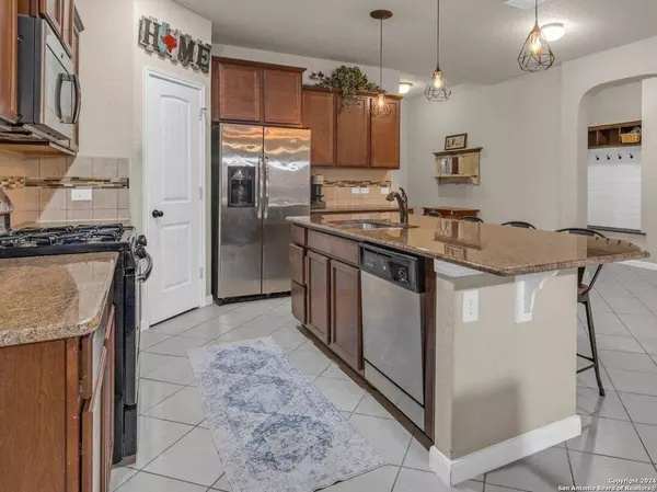 260 ESCARPMENT OAK, New Braunfels, TX 78130