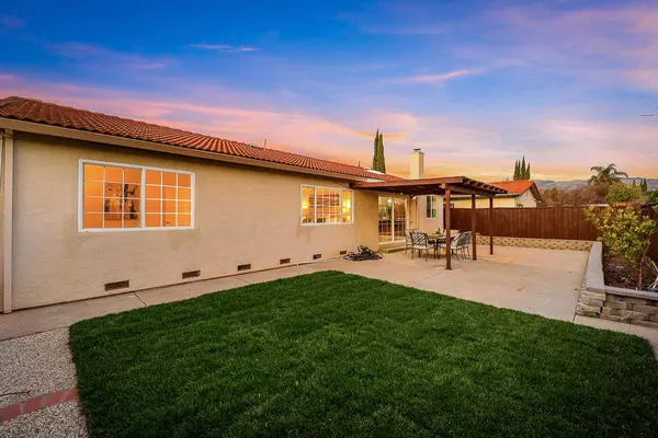 2618 Toy LN, San Jose, CA 95121