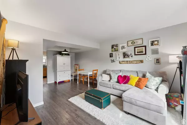 88 W 50 S #V2, Centerville, UT 84014