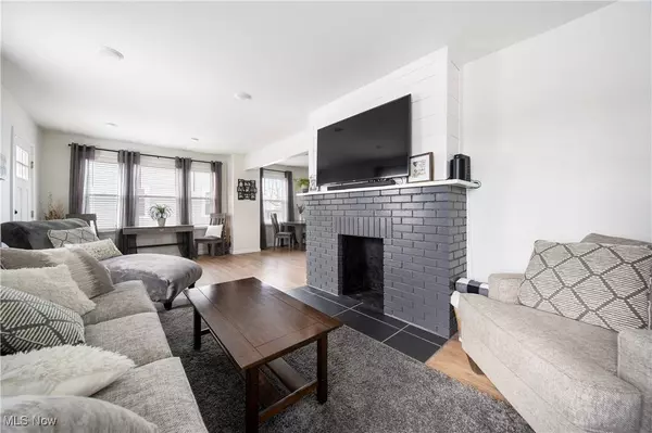 217 Summit ST SE, North Canton, OH 44720