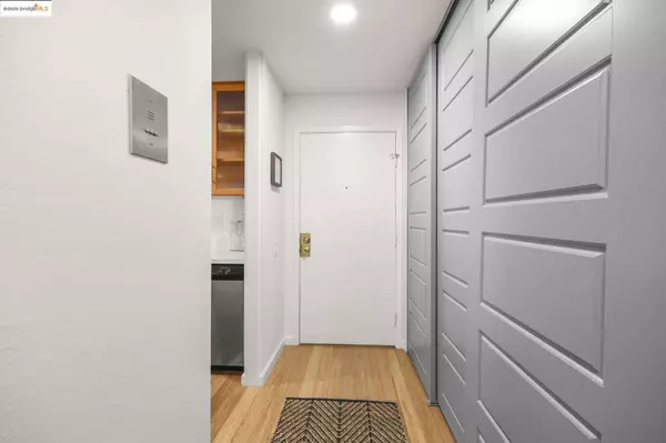 645 Chetwood St #107, Oakland, CA 94610