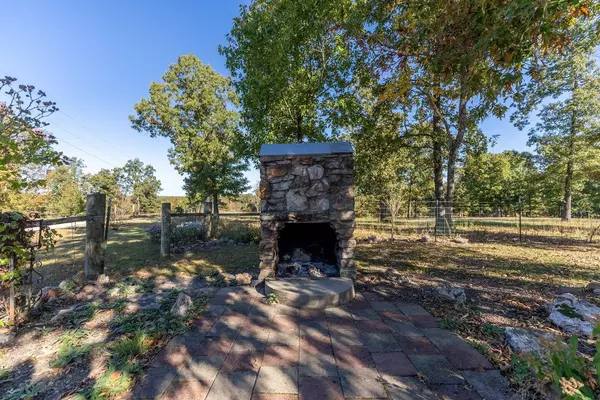 457 Banks Road, Hardy, AR 72542