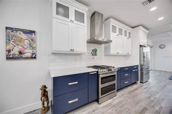 432 W GATE DR, Venice, FL 34285