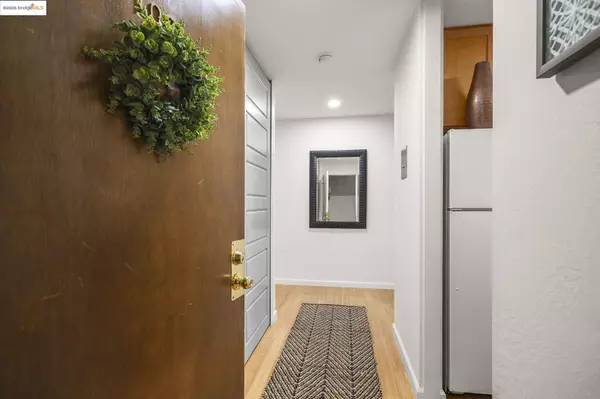 645 Chetwood St #107, Oakland, CA 94610