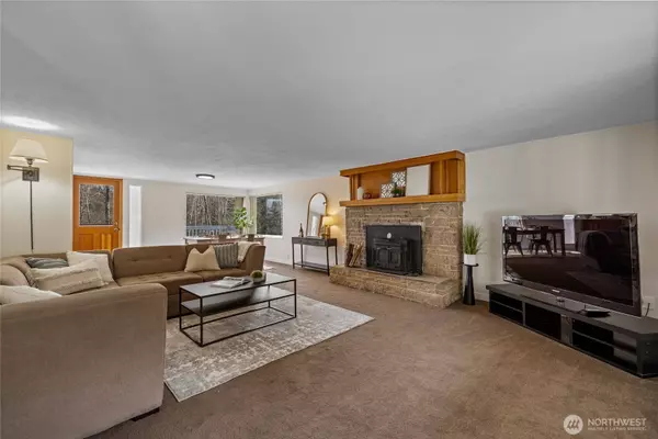 18215 Herron RD NW, Lakebay, WA 98349