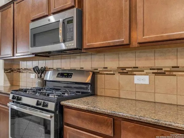 260 ESCARPMENT OAK, New Braunfels, TX 78130