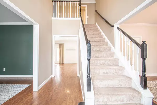 1571 Heritage Lake Dr, Centerville, OH 45458