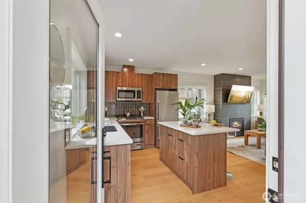 7118 18th AVE SW, Seattle, WA 98106