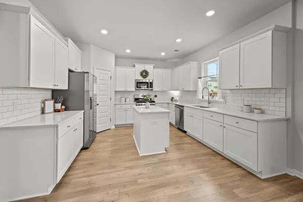 242 Narrowleaf Ave, Summerville, SC 29485