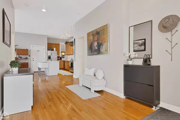 839 N Marshfield AVE #1W, Chicago, IL 60622