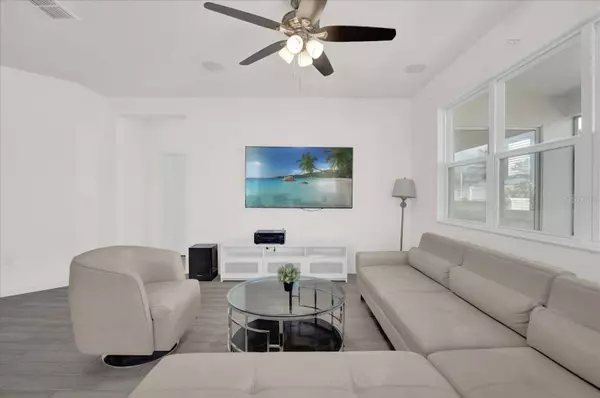 2993 IRISH PEACH DR, Winter Garden, FL 34787