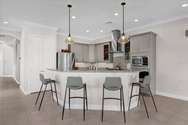 1064 CASTLE PINES CT, Reunion, FL 34747