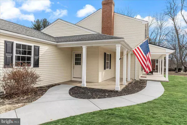 813 HAPPY CREEK LN, West Chester, PA 19380