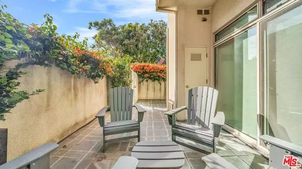 14101 Dickens ST #3, Sherman Oaks, CA 91423