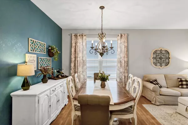 250 JOHN M BOOR DR, Gilberts, IL 60136