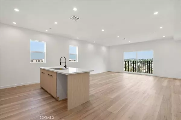 2813 E 6th ST, Los Angeles, CA 90023