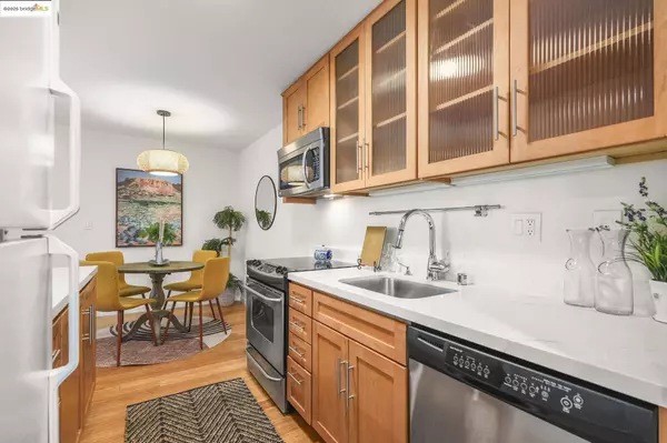 645 Chetwood St #107, Oakland, CA 94610