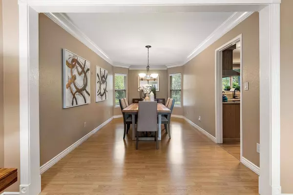 34 Greenway CIR, Sacramento, CA 95831