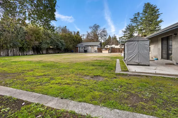 8607 Treasure Ave, Stockton, CA 95212-1414