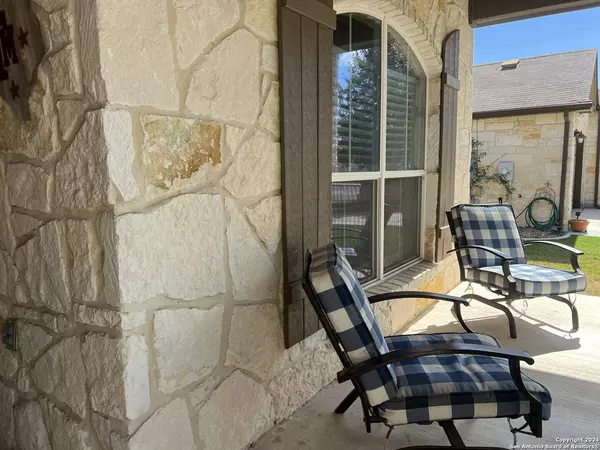 260 ESCARPMENT OAK, New Braunfels, TX 78130
