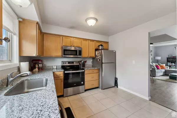 88 W 50 S #V2, Centerville, UT 84014