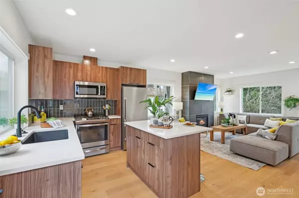 7118 18th AVE SW, Seattle, WA 98106