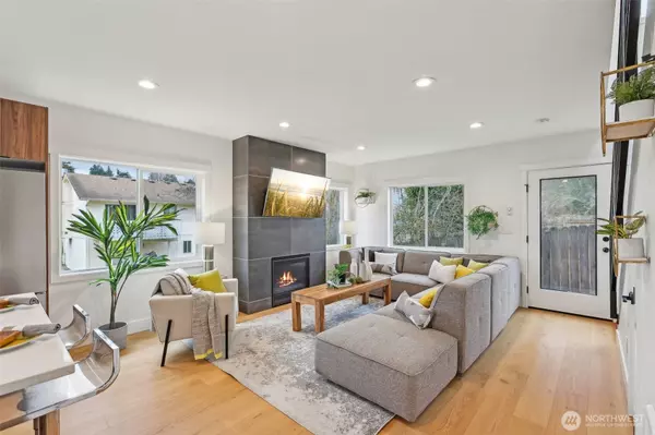 7118 18th AVE SW, Seattle, WA 98106