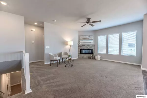 11107 Reynolds Street, Omaha, NE 68142