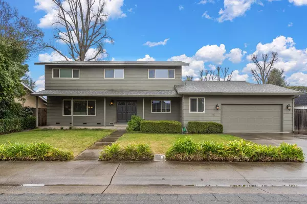 34 Greenway CIR, Sacramento, CA 95831