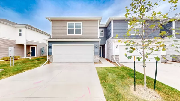 2620 SE Morningdew Drive, West Des Moines, IA 50265