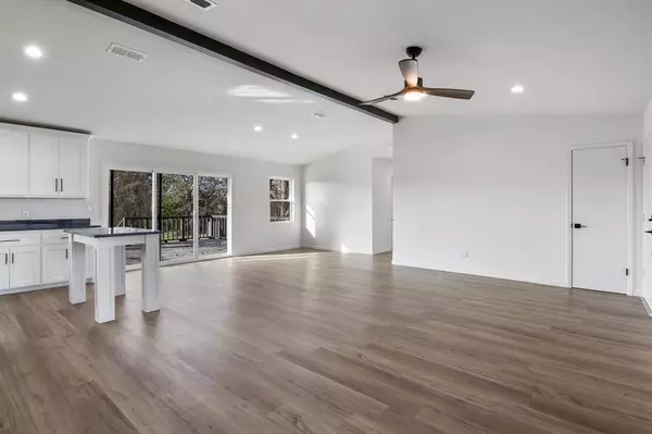 10 County Road 3357, Omaha, TX 75571