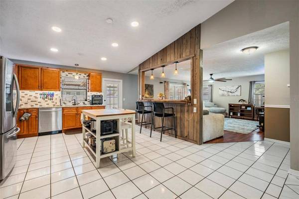 868 TIMBER POND DR, Brandon, FL 33510