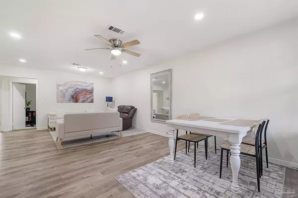 710 W Pinestead Rd, Pensacola, FL 32505