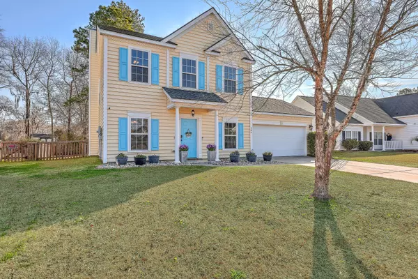 304 Lakewind Dr, Moncks Corner, SC 29461