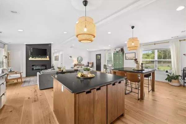 11418 Murdock Rd, Bentonville, AR 72712