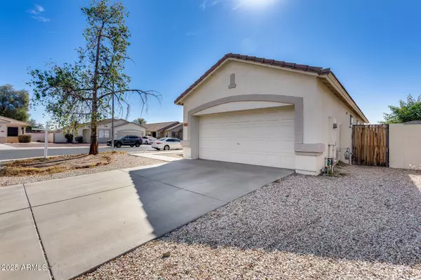 6557 W PUGET Avenue, Glendale, AZ 85302