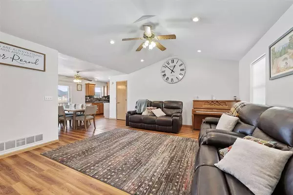 301 W 15th St, West Liberty, IA 52776
