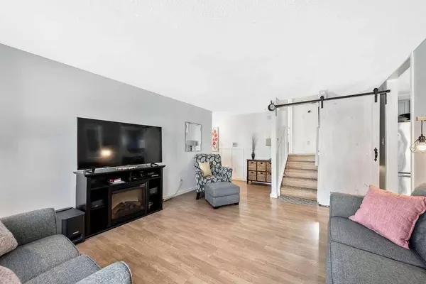 228 Faldale Close NE, Calgary, AB T3J 1V9