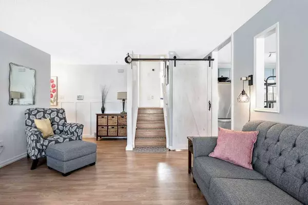 228 Faldale Close NE, Calgary, AB T3J 1V9