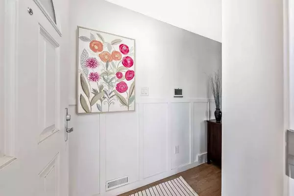 228 Faldale Close NE, Calgary, AB T3J 1V9