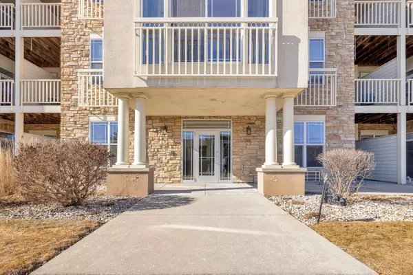 6995 S Riverwood Blvd Unit S-303, Franklin, WI 53132