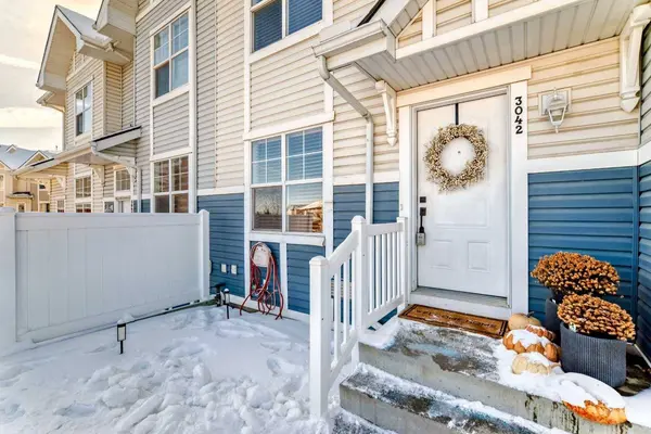 3042 New Brighton GDNS SE, Calgary, AB T2Z 0A5